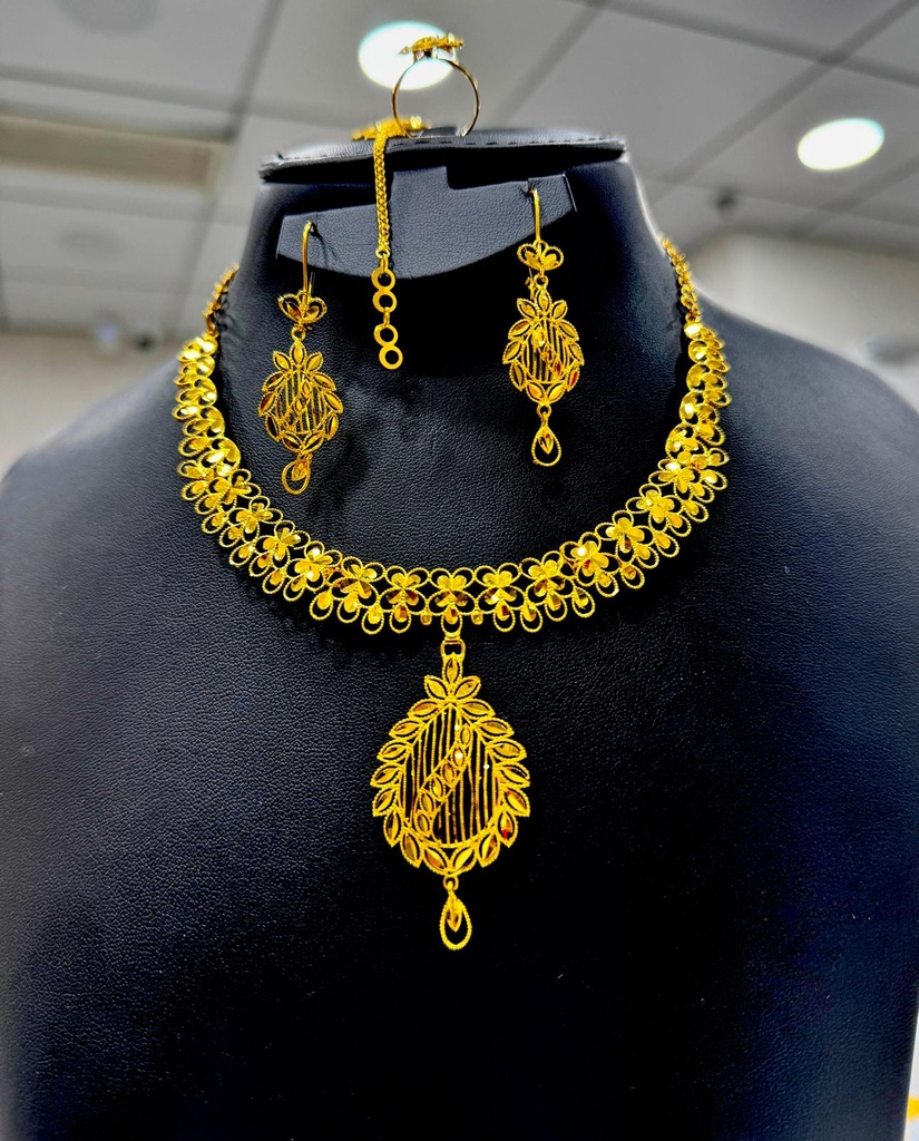 Saudi Gold Necklace set with Earing Bracelet and Ring. (21k) 